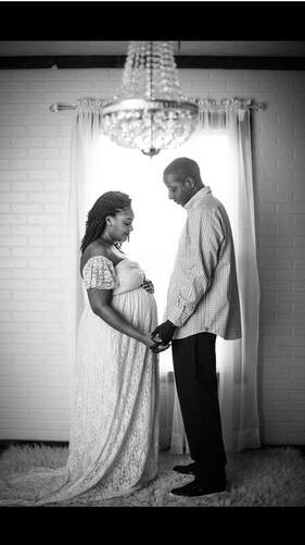 Picture African American pregnant couple